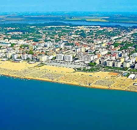 Bright A Few Steps From The 3* Lignano Sabbiadoro