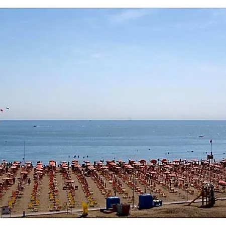 Bright A Few Steps From The 3* Lignano Sabbiadoro