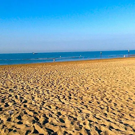 Hotel Bright A Few Steps From The Lignano Sabbiadoro